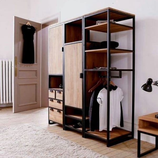 Closet Zajthuni